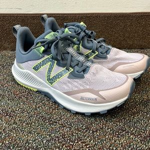 NWOT New Balance Tennis Shoe